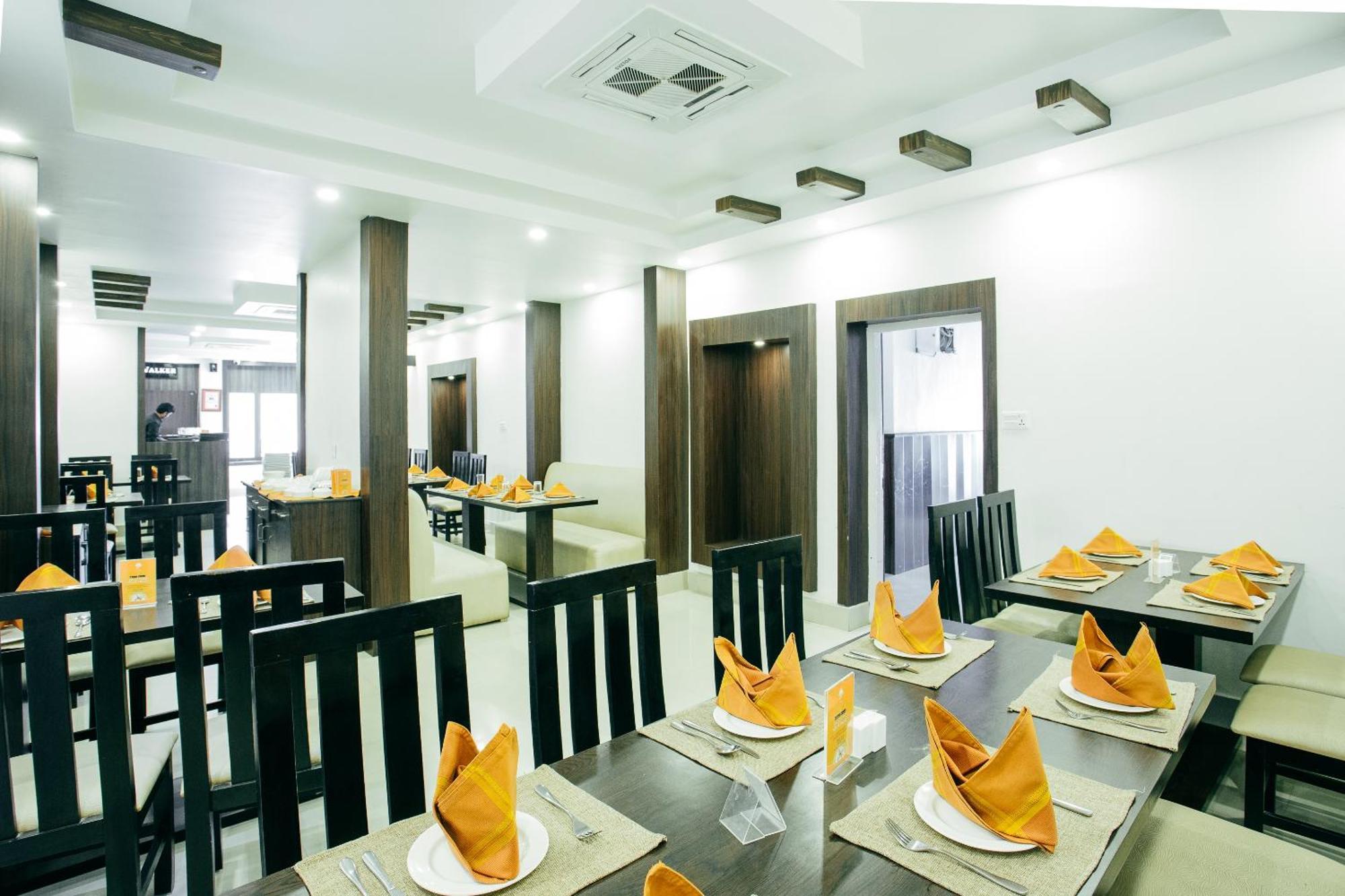 Oyo 11474 Gangaur Regency Boutique Hotel Katmandu Eksteriør billede